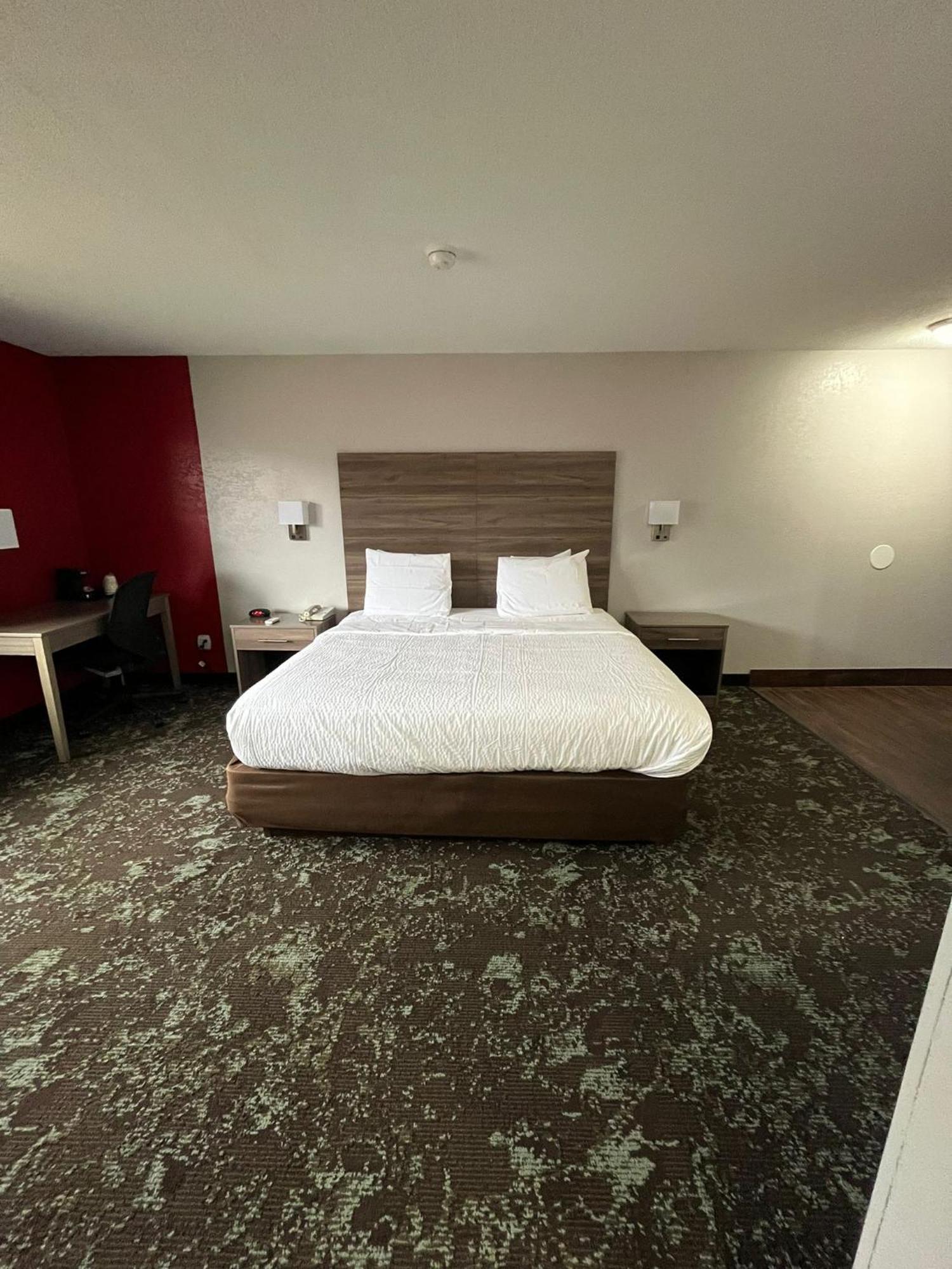 Hotel Ramada By Wyndham Cedar Rapids South Exteriér fotografie