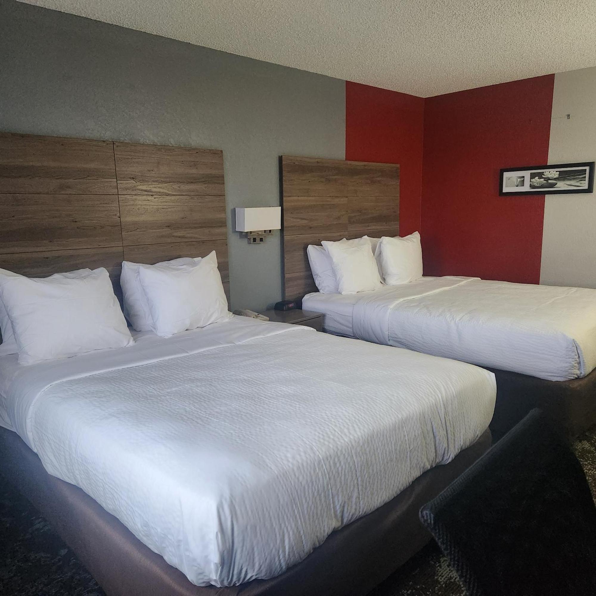Hotel Ramada By Wyndham Cedar Rapids South Exteriér fotografie