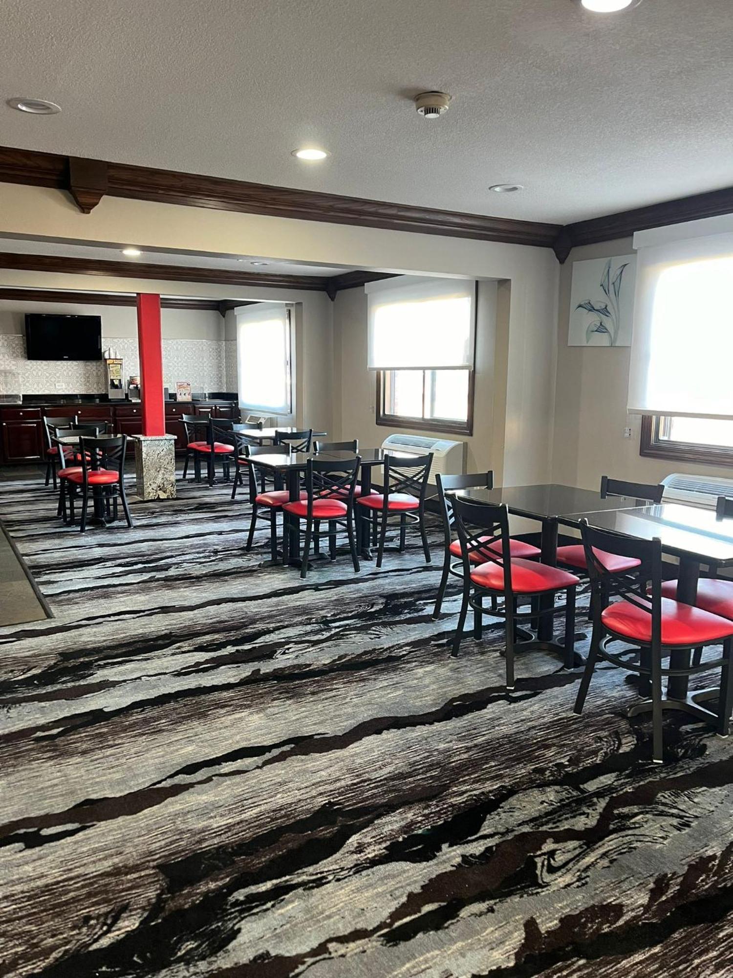 Hotel Ramada By Wyndham Cedar Rapids South Exteriér fotografie